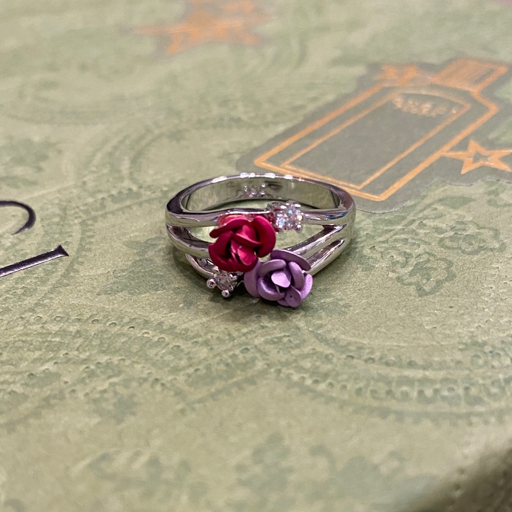 Elegant Silver Ring with Red and Purple Roses